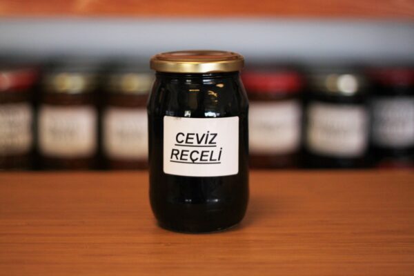 Kavanozda Ceviz Reçeli