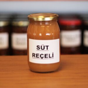 Kavanozda Süt Reçeli