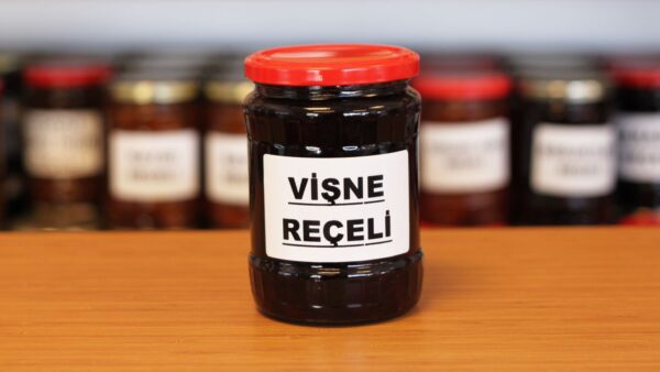 Kavanozda Vişne Reçeli