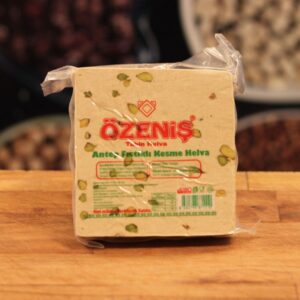 Özeniş Antep Fıstıklı Kesme Helva